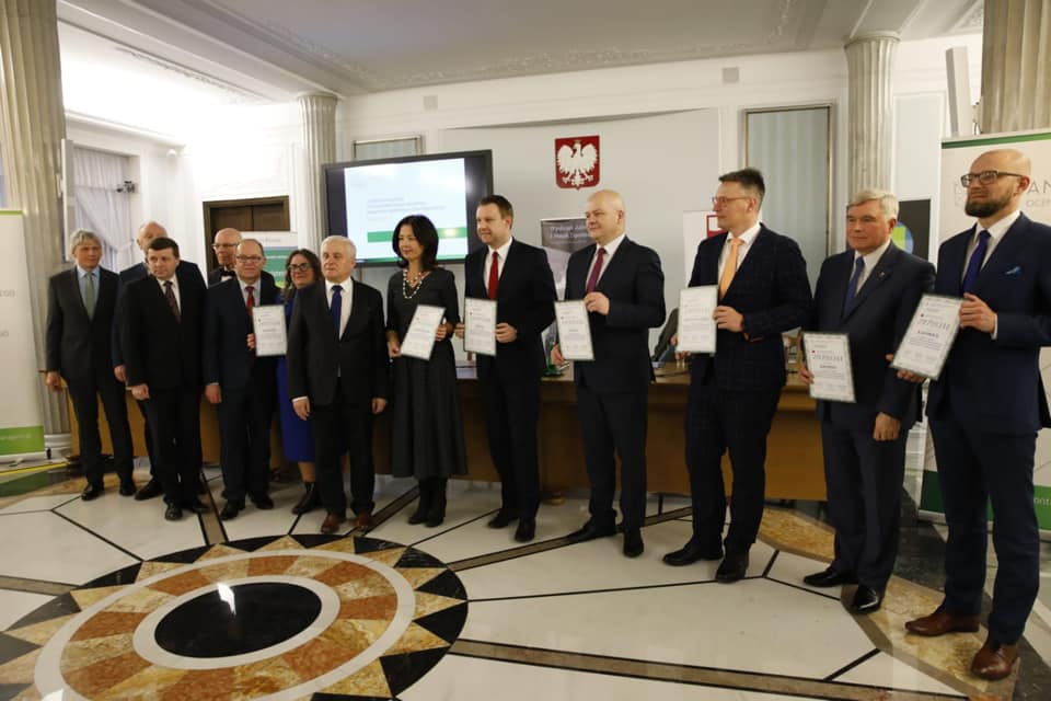 Prezydent Opola odbiera nagrodę za zrównoważony rozwój Opola