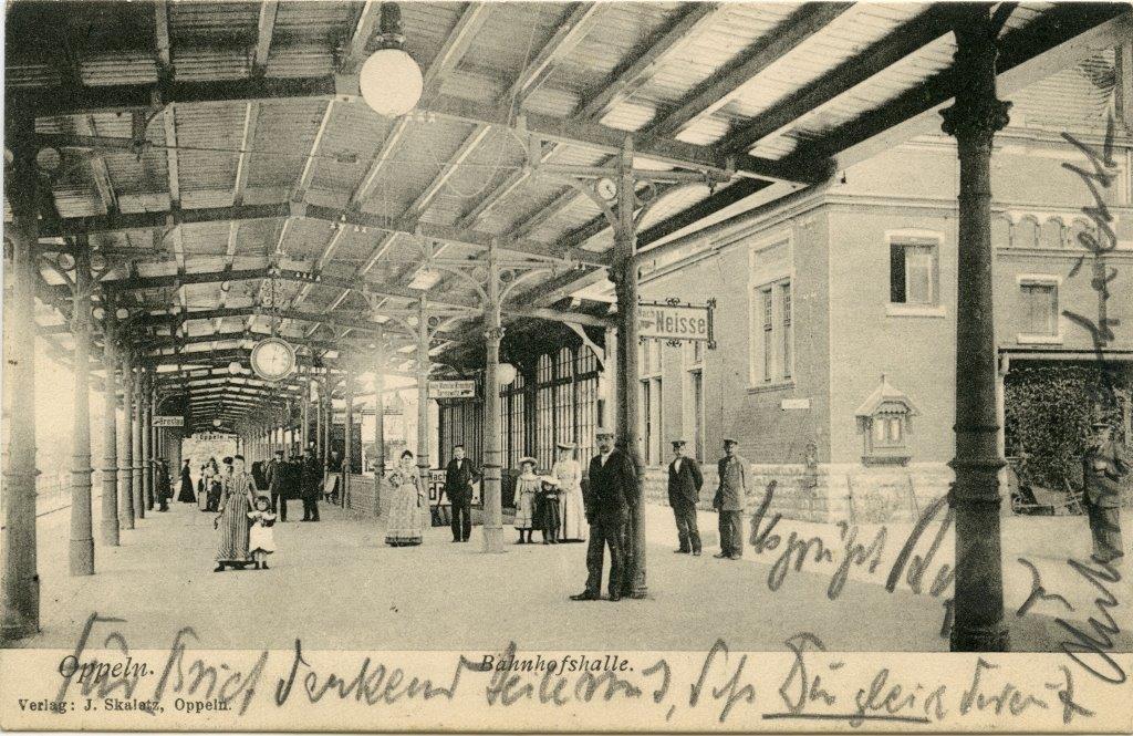 Peron dworca głównego na przełomie wieków, karta pocztowa, wyd. J. Skaletz, Opole, około 1900 roku.