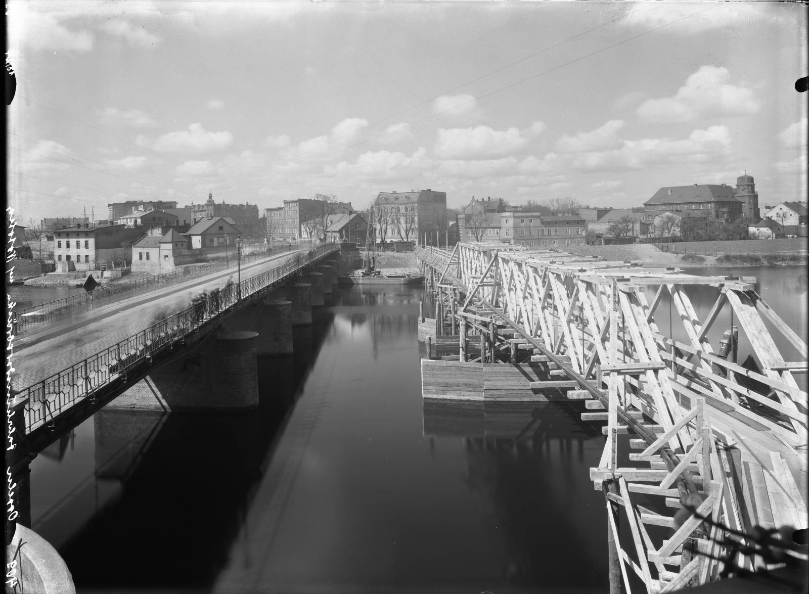 Most Stulecia w trakcie kapitalnego remontu, ok. 1932 roku
