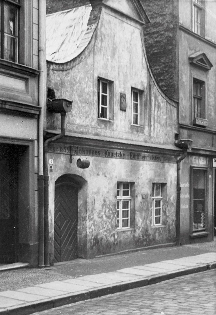 Kamienica przy ulicy św. Wojciecha 6, lata 30. XX wieku.