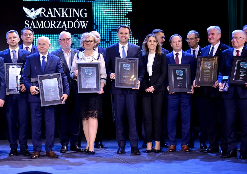 wręczenie nagrody , zdjęcie wspólne