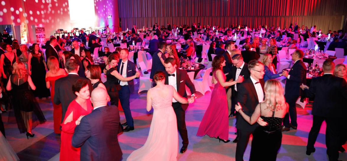 Parkiet pełen par był czymś, co towarzyszyło nam przez cały bal